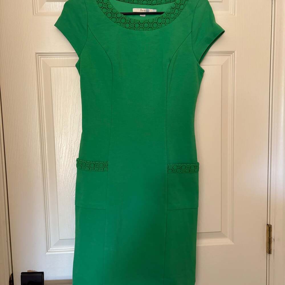 “Boden Emerald Green Shift Dress Crochet Trim Short Sleeve Pockets Size 4R